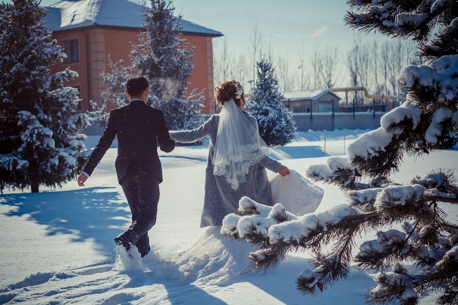 Wedding photographer Kirill Larionov (kiruha408). Photo of 26 January 2017