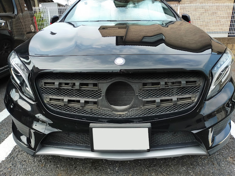 GLAのグリル塗装・塗り直し・エンブレム交換に関するカスタム事例の投稿画像2枚目