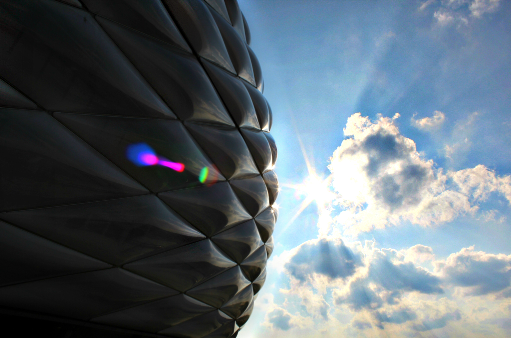 Raggi di sole sull'Allianz Arena di erykaa