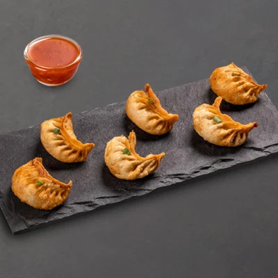 Fried Chicken Classic Momos With Momo Chutney