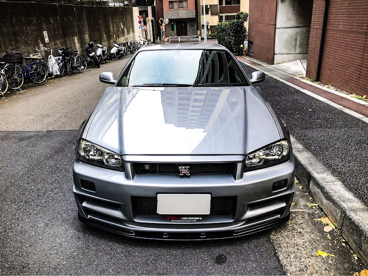 スカイライン GT-RのZ-TUNEフェンダー・ツノ生えた・チリ合わせ大変に関するカスタム事例の投稿画像3枚目