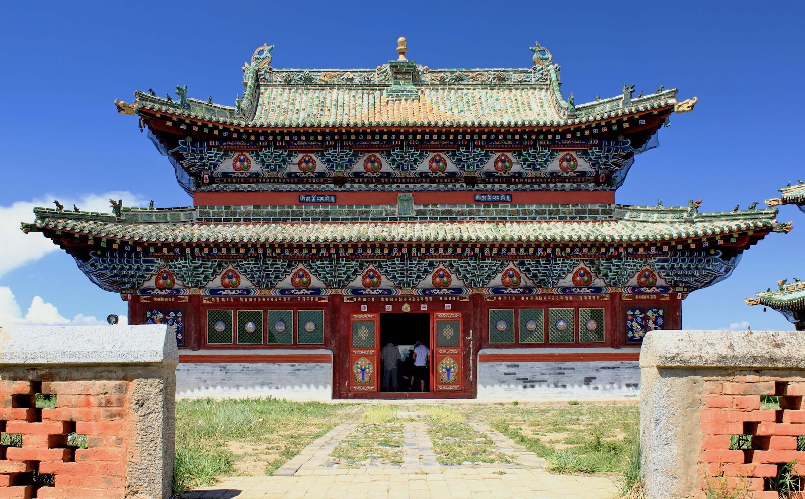 famous landmarks in Mongolia, erdene zee monastery, oldest buddhist monastery in mongolia