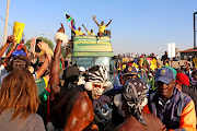 The victorious Springboks, led by captain Siya Kolisi, paraded the Webb Ellis Cup in Soweto in front of  hundreds of excited fans. Thousands of Sowetans welcomed the Springboks as celebrations continued throughout the country.