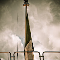 Il tricolore circondato dallle nubi di 