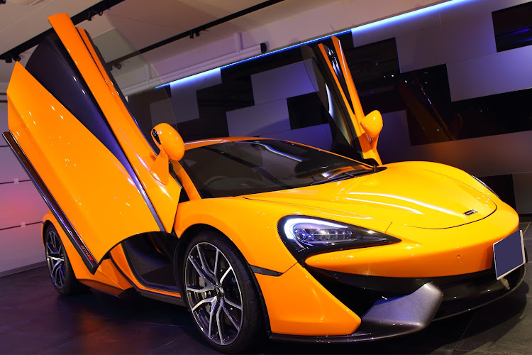 570Sクーペのマクラーレン570S・ガレージ・写真が上手くなりたい・目指せPickUpCarsに関するカスタム事例の投稿画像1枚目