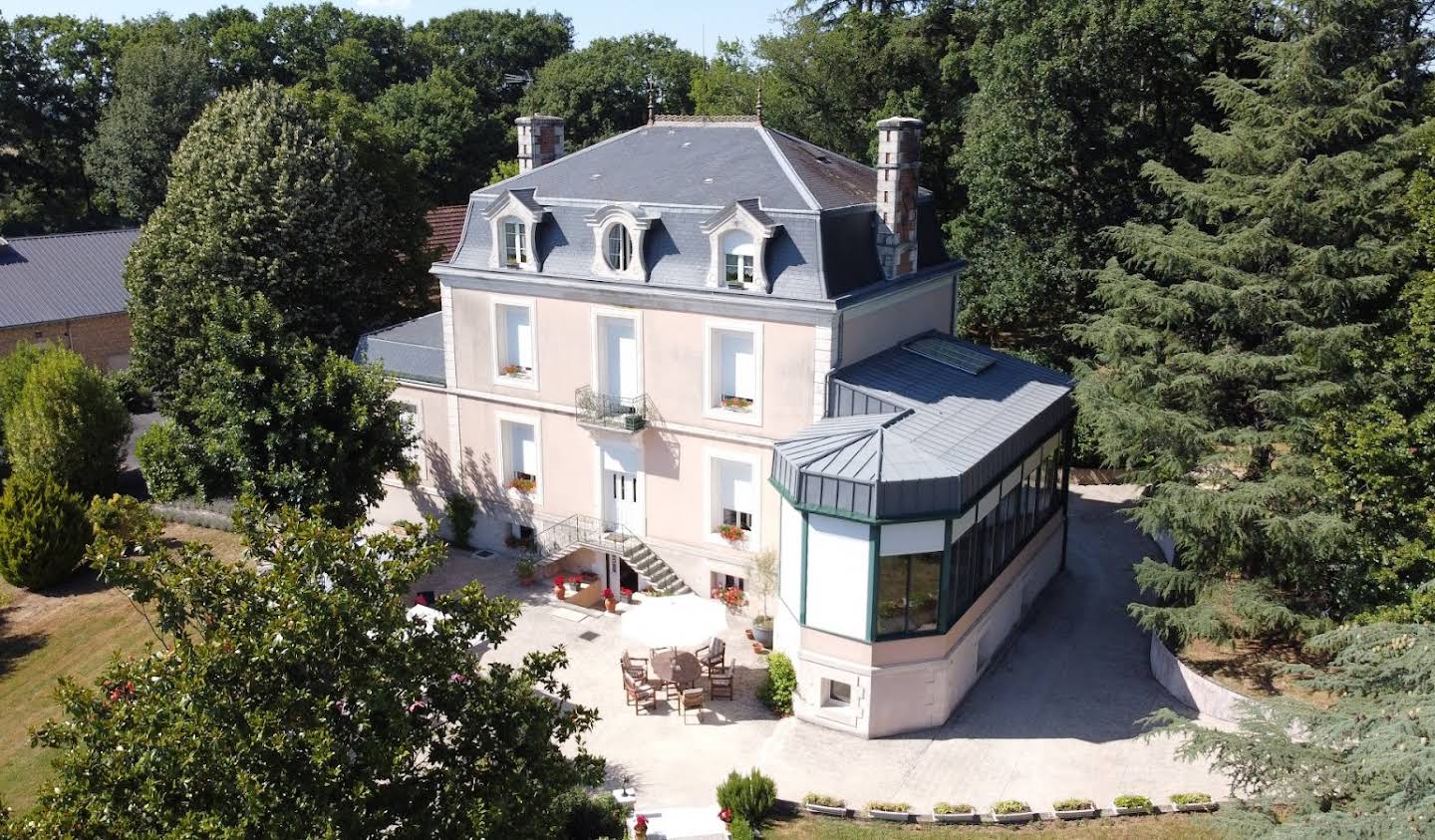 House with pool and terrace L'Isle-Jourdain