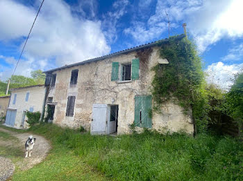 maison à Chaniers (17)