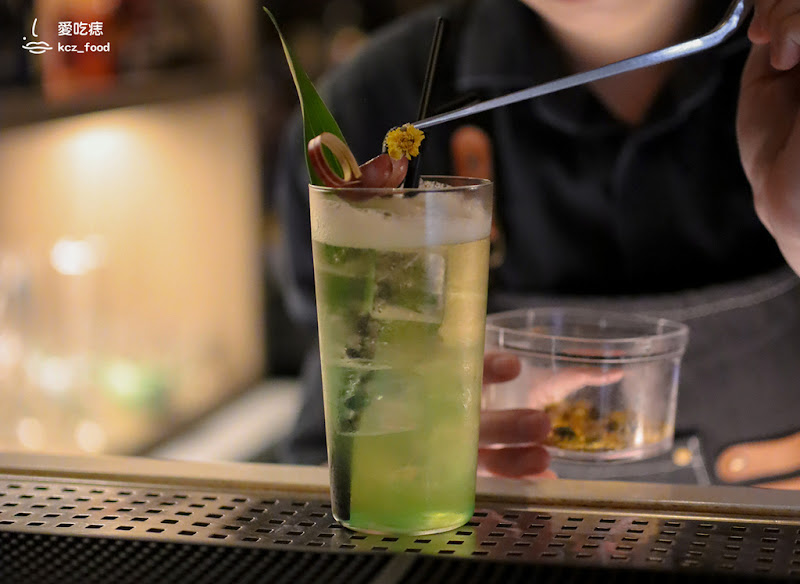 Bar Doorlight｜近大遠百隱藏在巷弄裡的餐酒館酒吧！塔羅牌概念酒吧！小週末就來杯調酒小酌微醺一下～