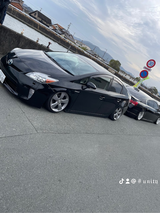 プリウスの#unity・#usdm#stance・#loweredLifestyle・#jdmlifestyle・#純ベタに関するカスタム事例の投稿画像2枚目
