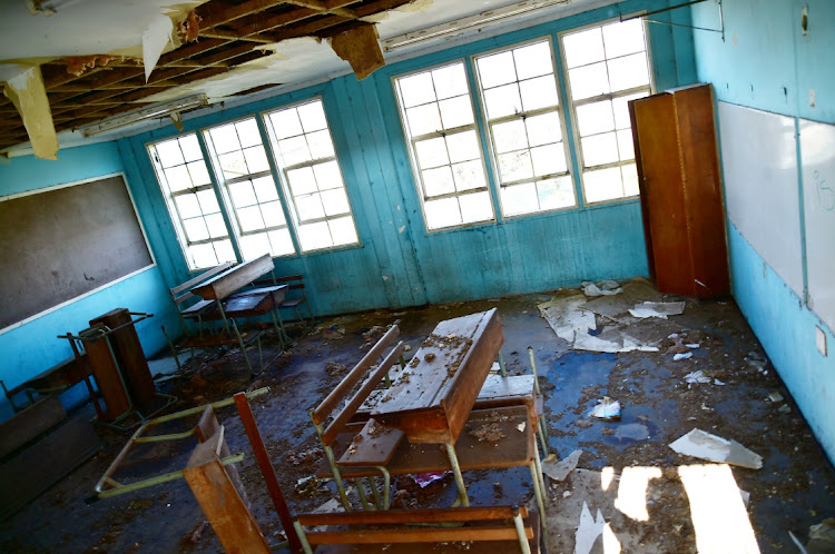 Greenville Primary School in Bethelsdorp was unable to reopen on Monday as a result of a water leak and having been targeted by vandals during the lockdown period