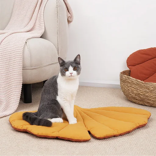 Cat Mattress Leaf Shape Cat Nest Cat and Dog Double-Sided Available Floor Mat Cover Pad Warm and Comfortable Cartoon Cat