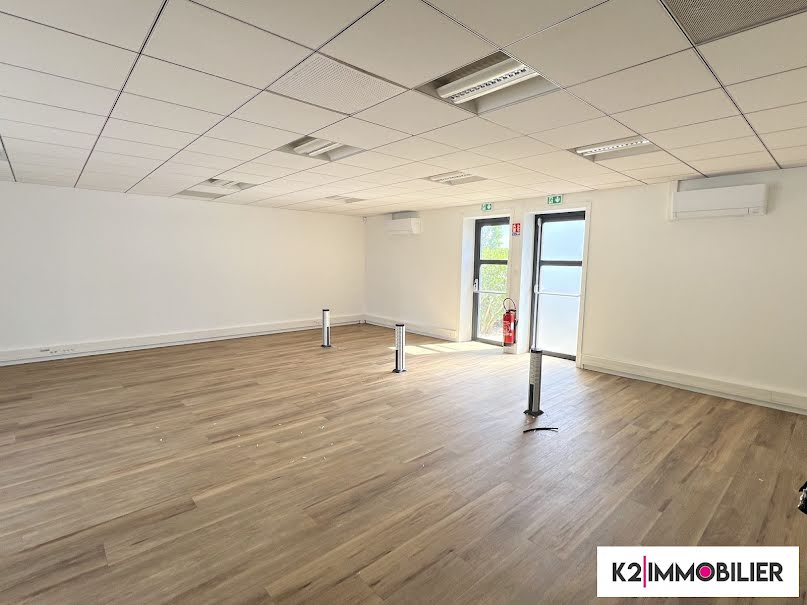 Vente locaux professionnels  87 m² à Montelimar (26200), 240 120 €