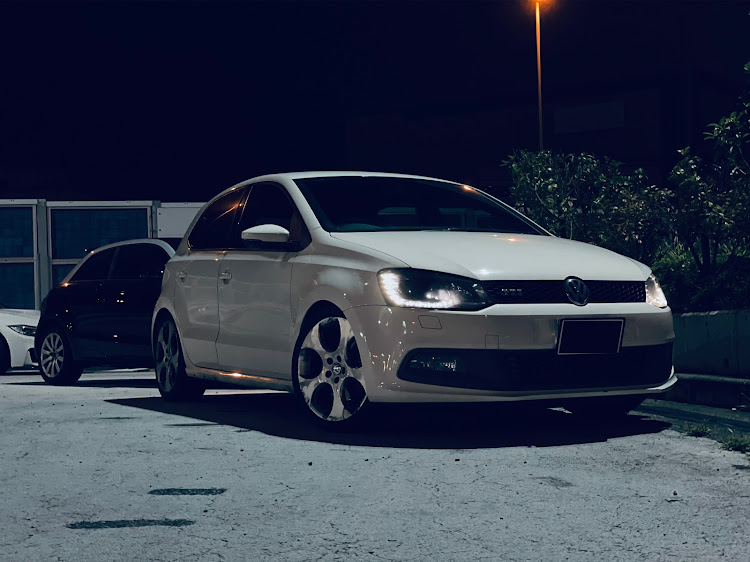 ポロのPOLO・BOLO・いじり用がないツインチャージャー・コーナリングマシン目指してるらしい・ある程度滑っちゃうとコマになる危ない子に関するカスタム事例の投稿画像2枚目