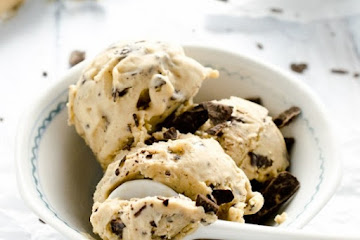 Peanut Butter Banana Ice Cream