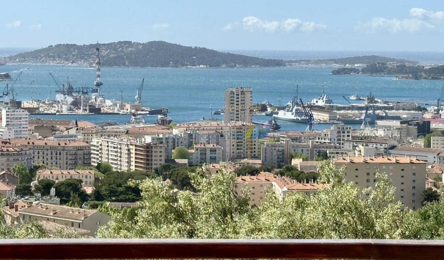 House with pool and terrace Toulon