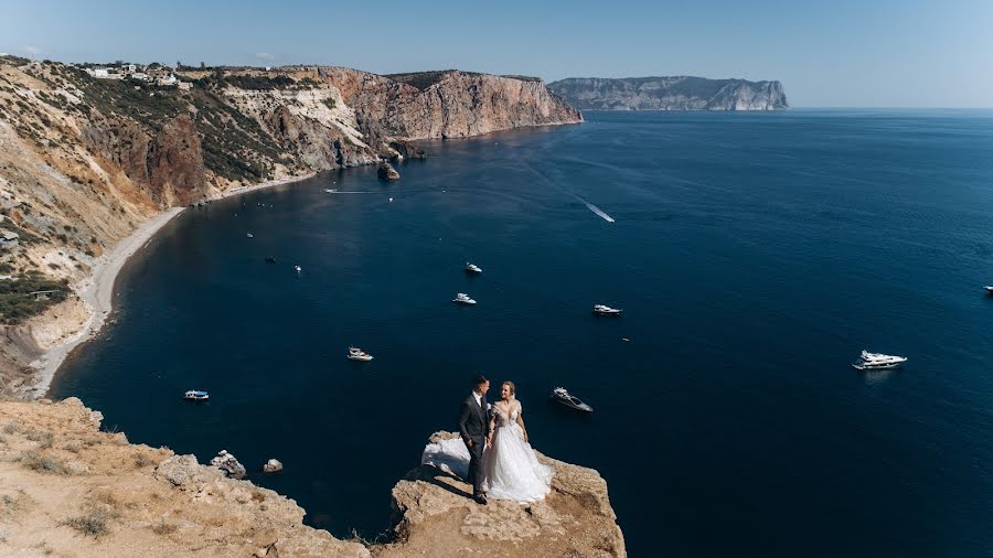 Wedding photographer Aleksandr Berezhnov (berezhnov). Photo of 6 April 2021