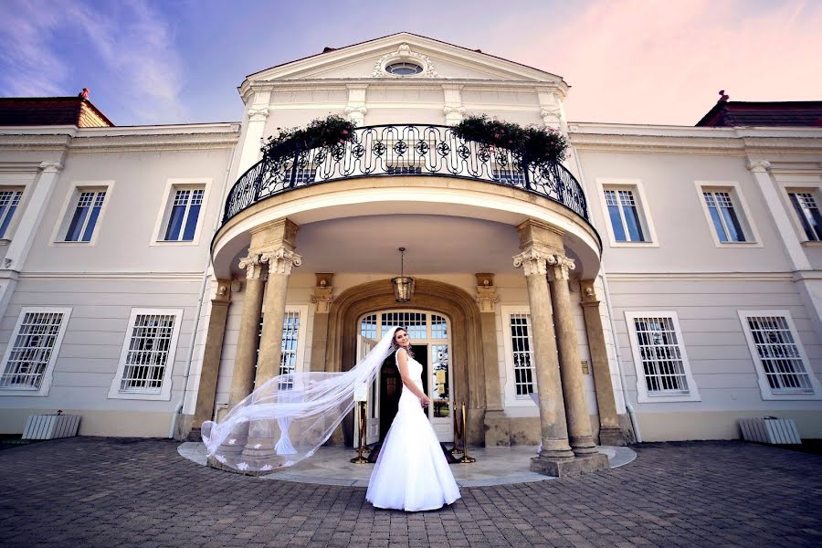 Wedding photographer František Tóth (tothfrantisek). Photo of 16 April 2019