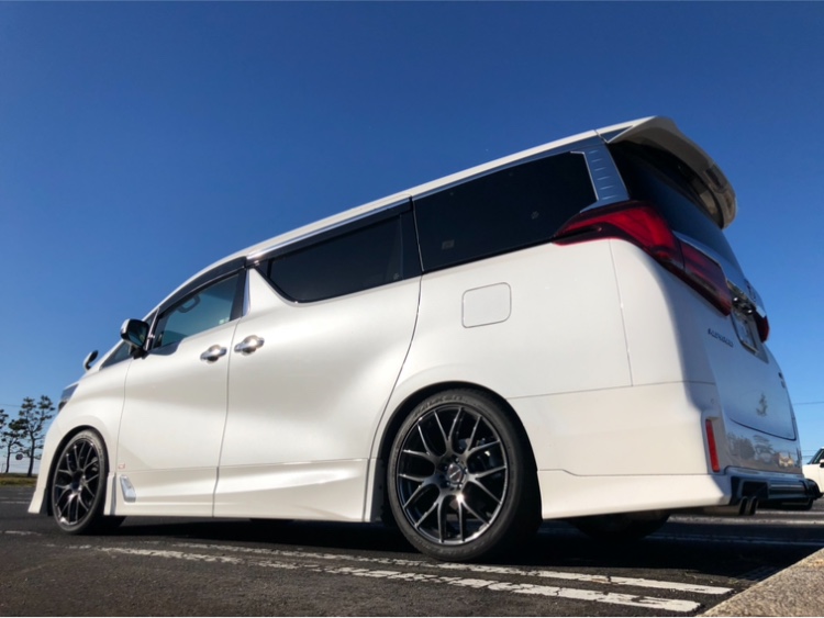アルファードの世界最強のアルファード・鹿島スタジアム×ごじゃっぺ号・RAYS製『HOMURA2×7AG』ブラッククロームコーティング・お金持ちの方、高く買ってください。・メルカリ出品中に関するカスタム事例の投稿画像3枚目