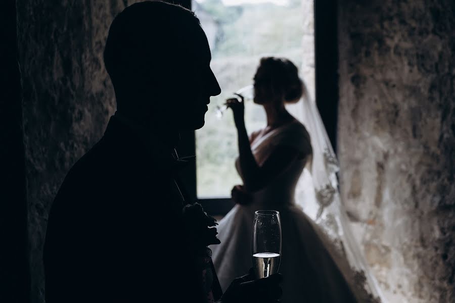 Fotografo di matrimoni Yura Yarema (jurajarema). Foto del 1 ottobre 2019