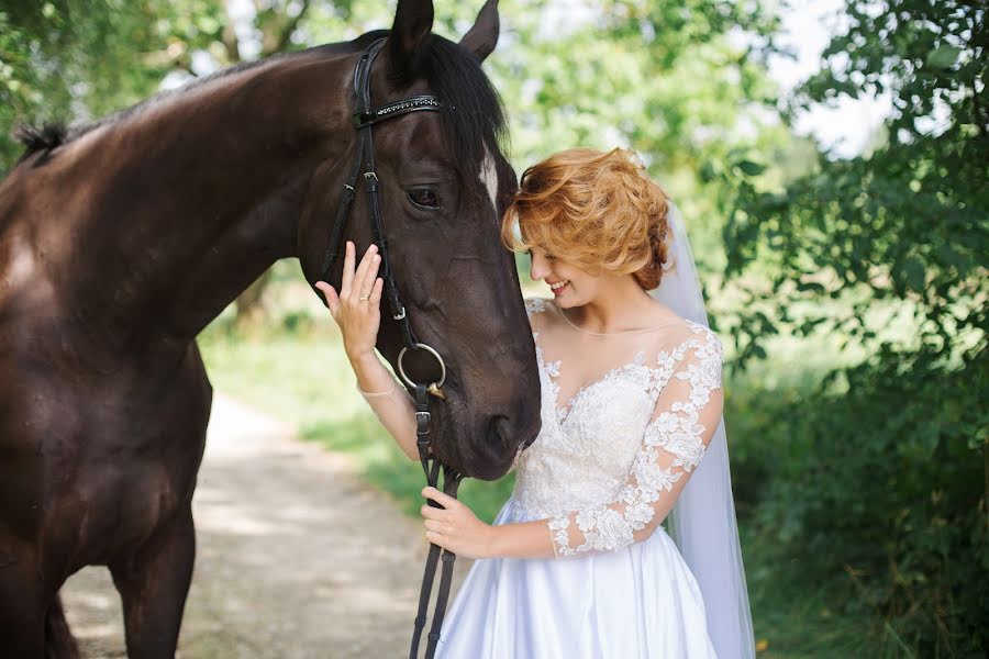 Fotógrafo de casamento Anastasiya Khromysheva (ahromisheva). Foto de 6 de outubro 2017