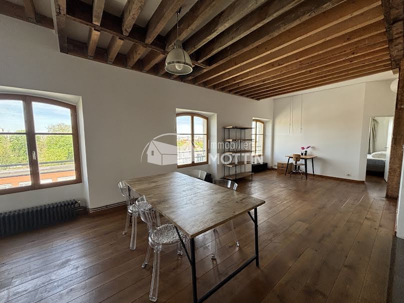 Location meublée loft 6 pièces 143 m² à Vitry-sur-Seine (94400), 2 950 €