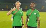 Bafana Bafana head coach Stuart Baxter (L) does not have proper major international tournament. Next to him is captain Thulani Hlatshwayo. 