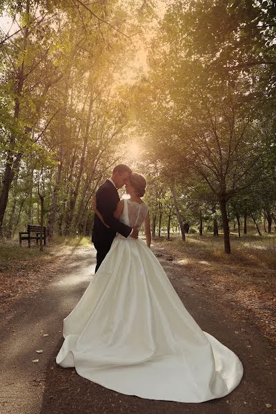 Fotografer pernikahan Carmen Esteban (carmenesteban). Foto tanggal 20 Juli 2019