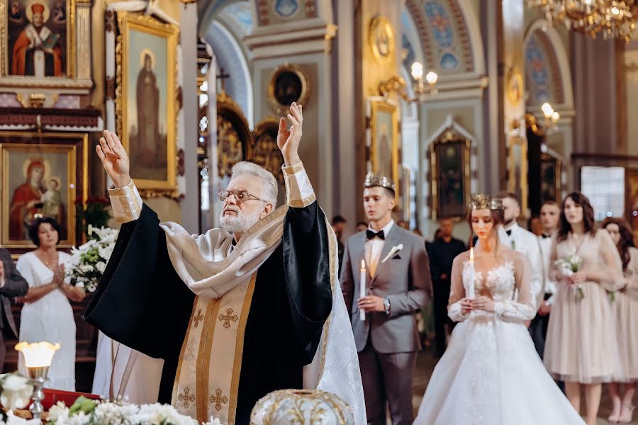 Fotógrafo de bodas Olya Grabovenska (id15297080). Foto del 16 de septiembre 2021