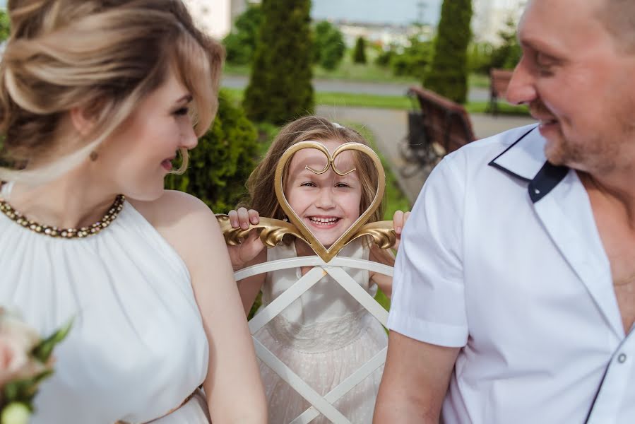 Wedding photographer Nika Goleva (nikoll). Photo of 29 May 2019