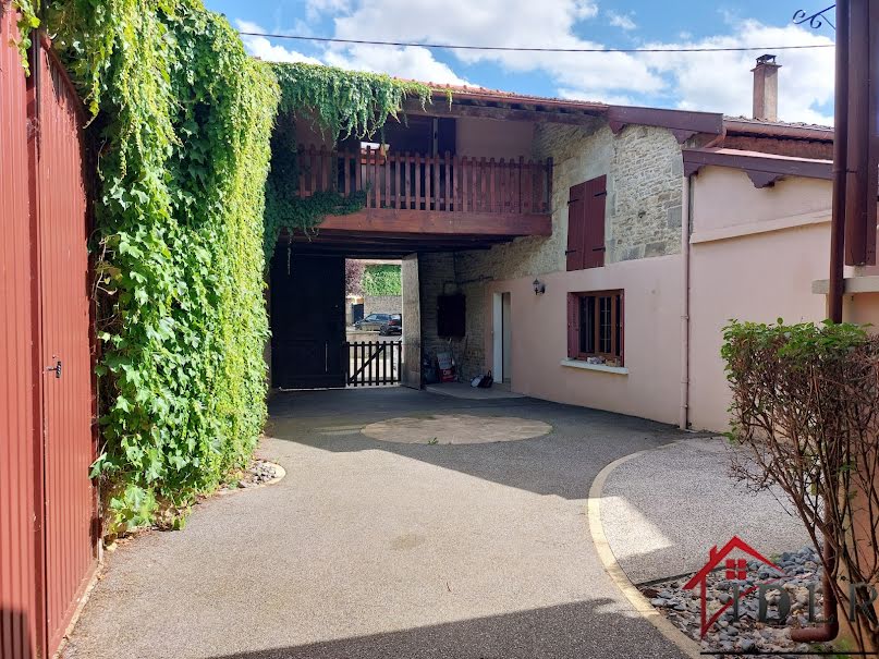 Vente maison 6 pièces 165 m² à Wassy (52130), 137 000 €