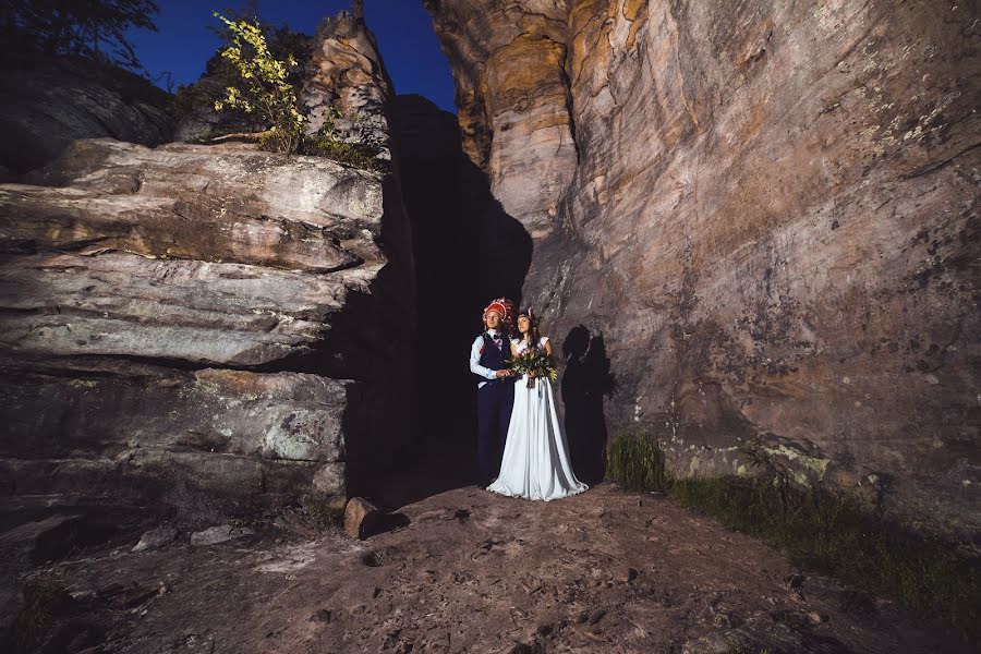 Fotógrafo de casamento Pavel Savin (pavelsavin). Foto de 26 de maio 2016