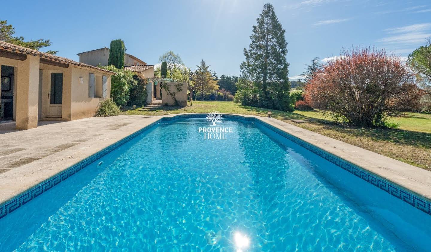 House with pool and terrace Lourmarin