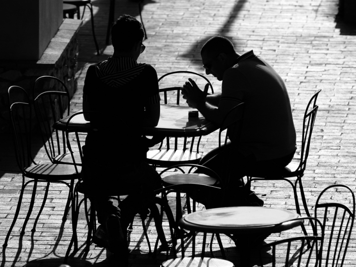 Due chiacchiere e un drink... di leonardo valeriano