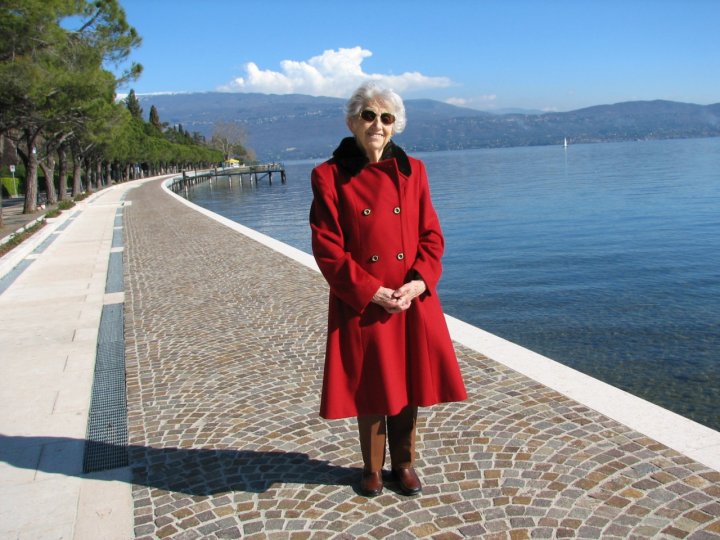 Oggi sfoggio il cappottino rosso! di luciaberti