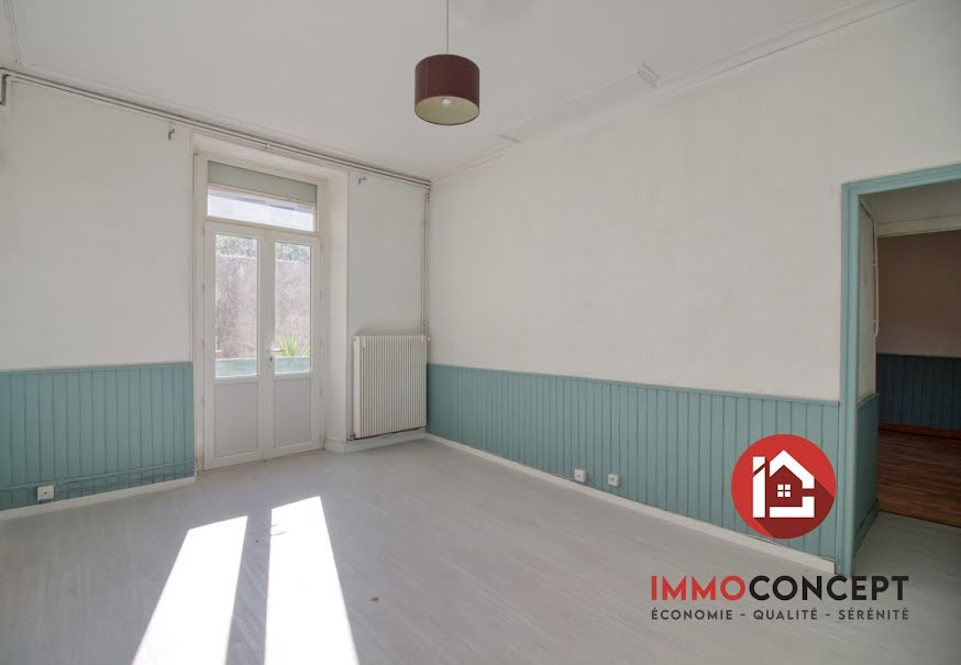 Location  appartement 2 pièces 49 m² à Roquemaure (30150), 470 €