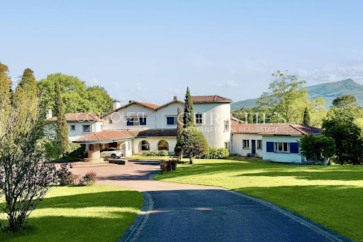 House with pool and garden 1