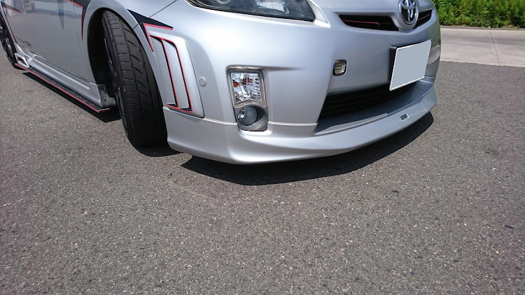 プリウスの直菅竹槍マフラー・オヘムタイ・仕事終わりのDIY・EZリップ外し・あづい〜(꒪⌓꒪)あづいよ〜(꒪⌓꒪)に関するカスタム事例の投稿画像3枚目