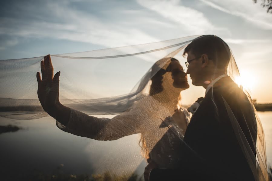 Wedding photographer Elena Oskina (oskina). Photo of 16 September 2023