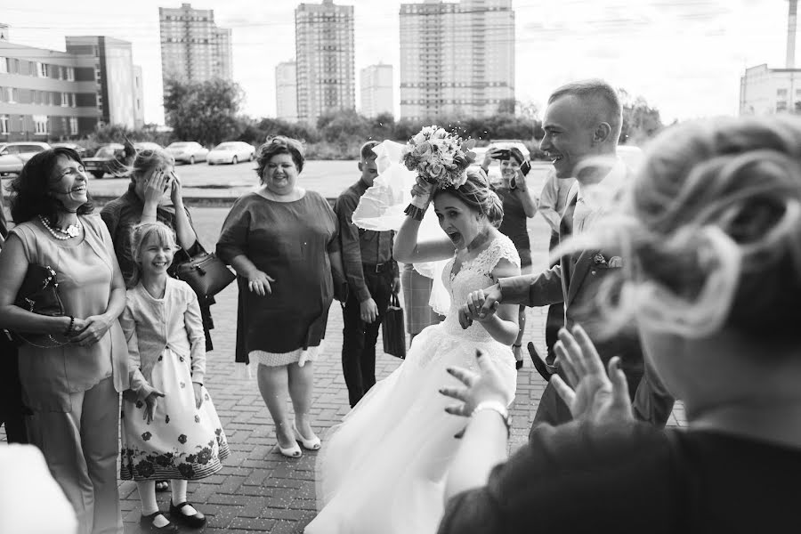 Wedding photographer Maksim Rogulkin (maximrogulkin). Photo of 9 September 2019