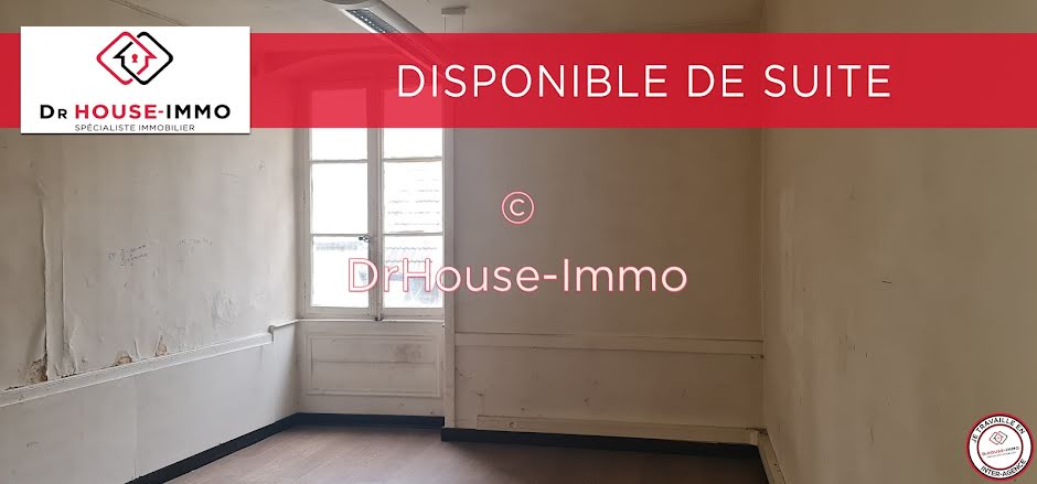 Vente locaux professionnels 3 pièces 65.35 m² à Lons-le-Saunier (39000), 64 900 €