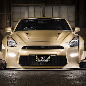 NISSAN GT-R