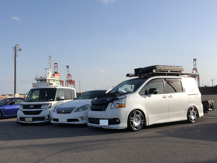 クラウンセダンのあなたの車へのこだわりは？・Lファミリー・クラウンハイブリッド・PickUpチャレンジ・黄砂まみれに関するカスタム事例の投稿画像2枚目