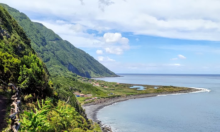 AZORES, 5 ISLAS POR UN PELO: PICO, SÃO JORGE, FAIAL, FLORES Y CORVO - Blogs de Portugal - SÃO JORGE: TEST PCR, RUTA POR LA CUMBRE DE LA ISLA Y FAJÃS DEL NORTE (9)