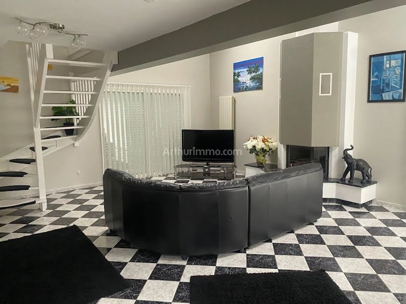 Vente maison 5 pièces  à Ploumagoar (22970), 271 700 €