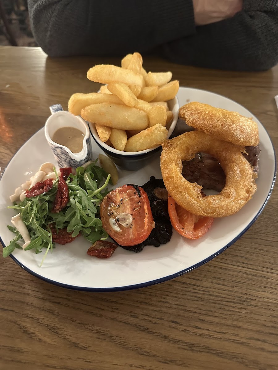 Steak, GF Onion Rings, Chips and Peppercorn Sauce