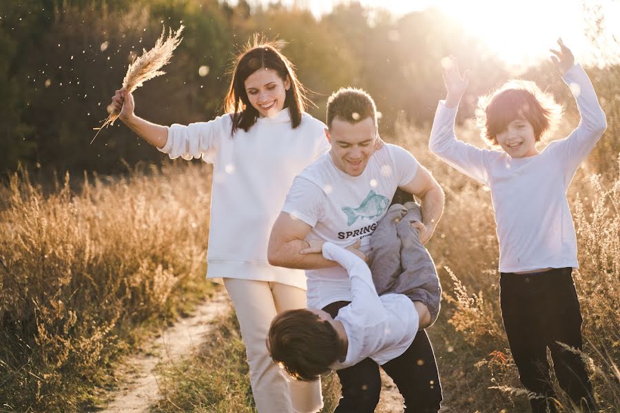 Wedding photographer Viktoriya Dikareva (dikareva). Photo of 20 September 2021