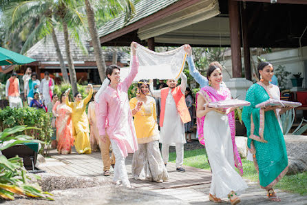 Fotógrafo de bodas Ratchakorn Homhoun (roonphuket). Foto del 5 de marzo 2020