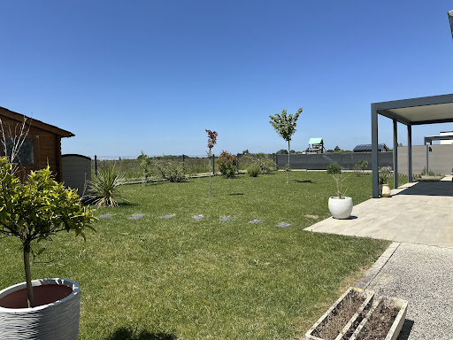 Villa with garden and terrace 4