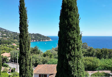 Villa avec piscine et terrasse 4