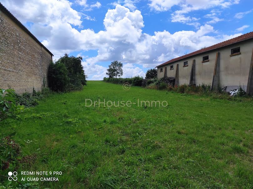 Vente terrain  2472 m² à Cramchaban (17170), 40 000 €